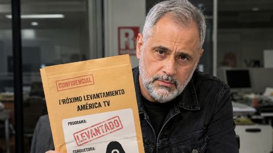 Jorge Rial se adelantó y anticipó otra salida bomba en América TV: La próxima víctima. Jorge Rial se adelantó y anticipó otra salida bomba en América TV: La próxima víctima.