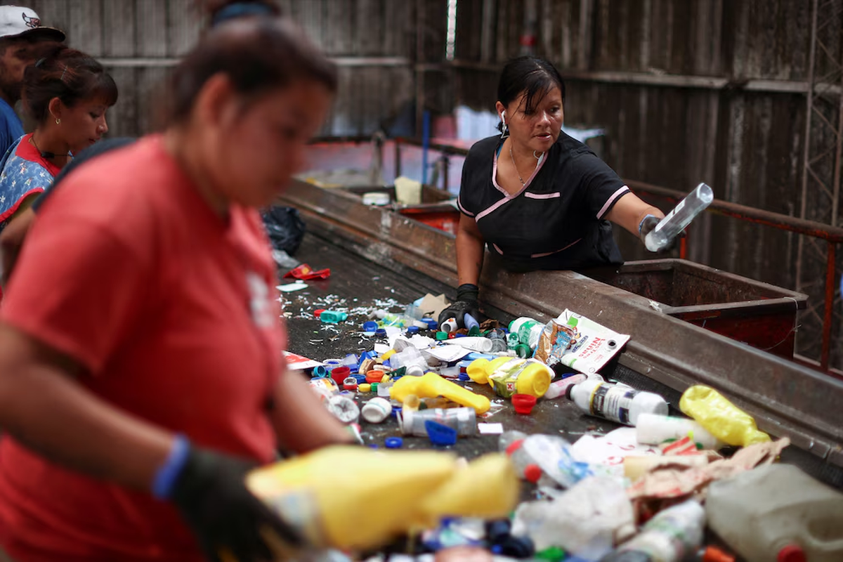 El programa tenía como objetivo ayudar a personas físicas o grupos asociativos de bajos recursos a organizar la gestión del autoempleo (Foto de 'Reuters') El programa tenía como objetivo ayudar a personas físicas o grupos asociativos de bajos recursos a organizar la gestión del autoempleo (Foto de 'Reuters')