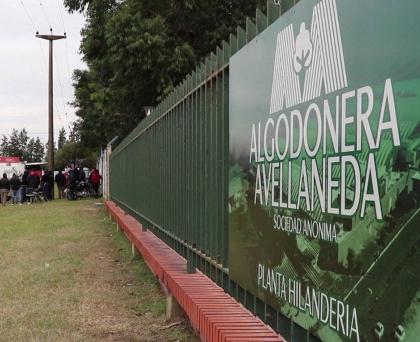 Algodonera Avellaneda no reabre este lunes y cada vez es más difícil la situación de sus 300 trabajadores