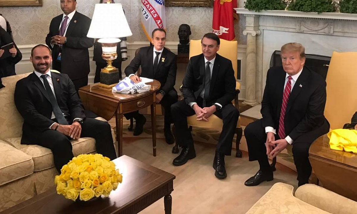 Eduardo Bolsonaro, Jair Bolsonaro y Donald Trump | GENTILEZA Eduardo Bolsonaro, Jair Bolsonaro y Donald Trump | GENTILEZA