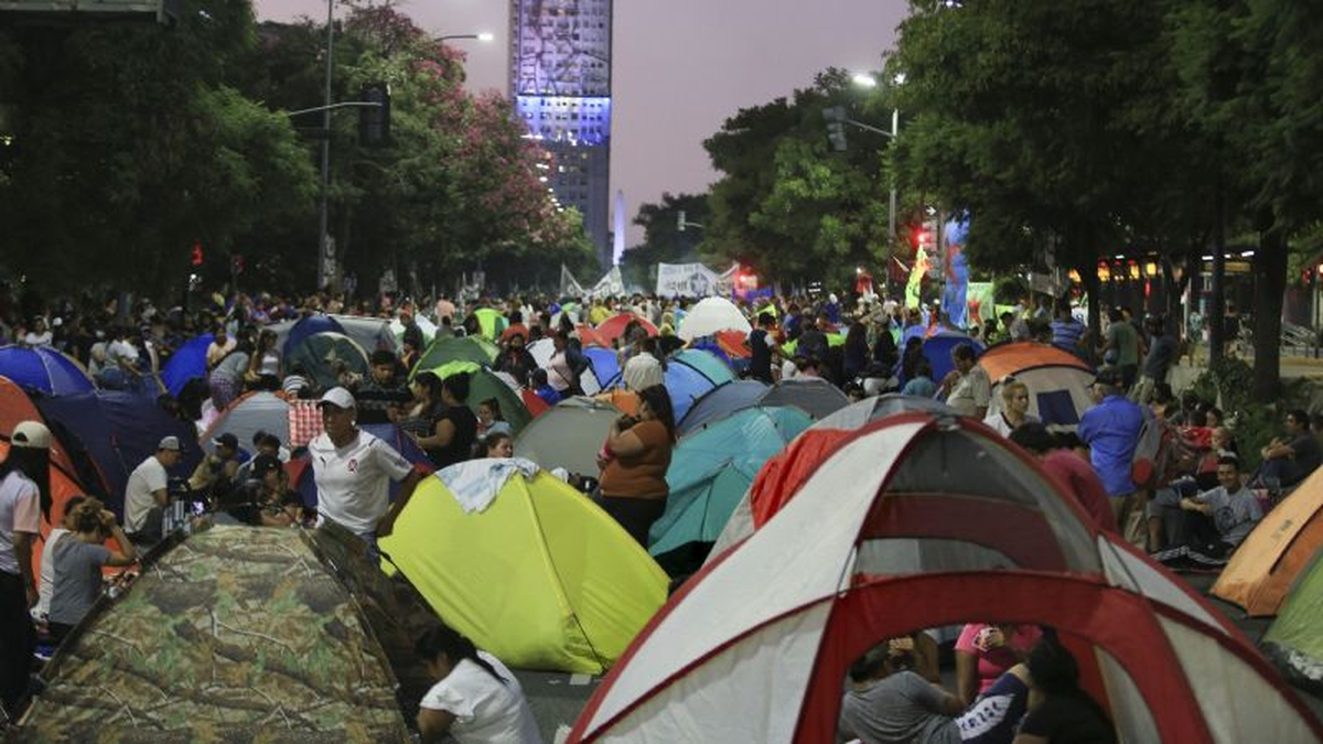 Los piqueteros dejarían el acampe este miércoles 15/3
