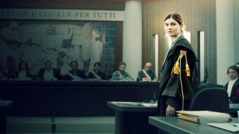 La miniserie italiana que promete atrapar hasta al espectador más exigente.