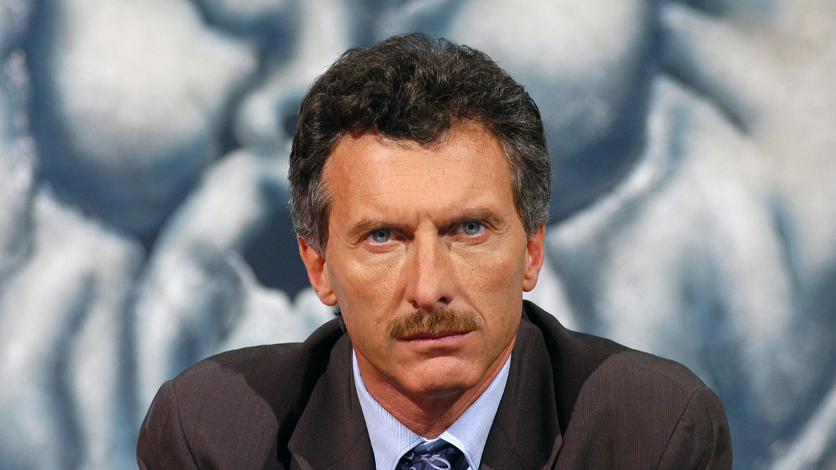 Tras fundar el PRO (abreviatura de Propuesta Republicana), se convirtió en el jefe de gobierno de los porteños en 2007. Fue un período tan exitoso que le valió su reelección cuatro años después y lo impulsó a perseguir la presidencia del país. Tras fundar el PRO (abreviatura de Propuesta Republicana), se convirtió en el jefe de gobierno de los porteños en 2007. Fue un período tan exitoso que le valió su reelección cuatro años después y lo impulsó a perseguir la presidencia del país.