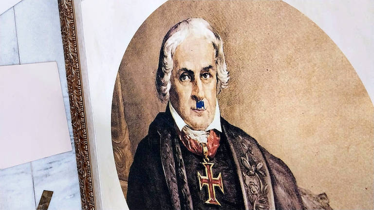 Retrato de José Bonifacio que fue vandalizado.