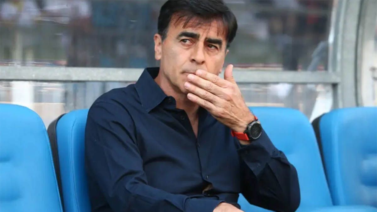 GustavoQuinteros renunció a la dirección técnica de Vélez tras consagrarse campeón dela Liga Profesional 2024 y continuaría en Gremio de Porto Alegre.