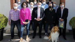 altText(Alberto F intenta calmar a la CGT con $1.000 millones para las obras sociales)}
