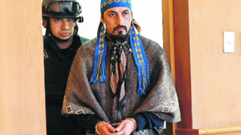 Jones Huala debe volver a prisión en Chile. Jones Huala debe volver a prisión en Chile.