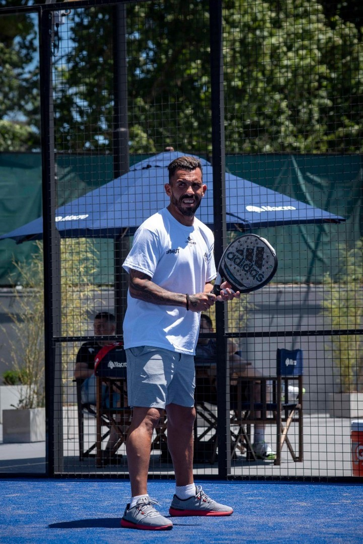 Tévez y el pádel, su nuevo ejercicio. Tévez y el pádel, su nuevo ejercicio.