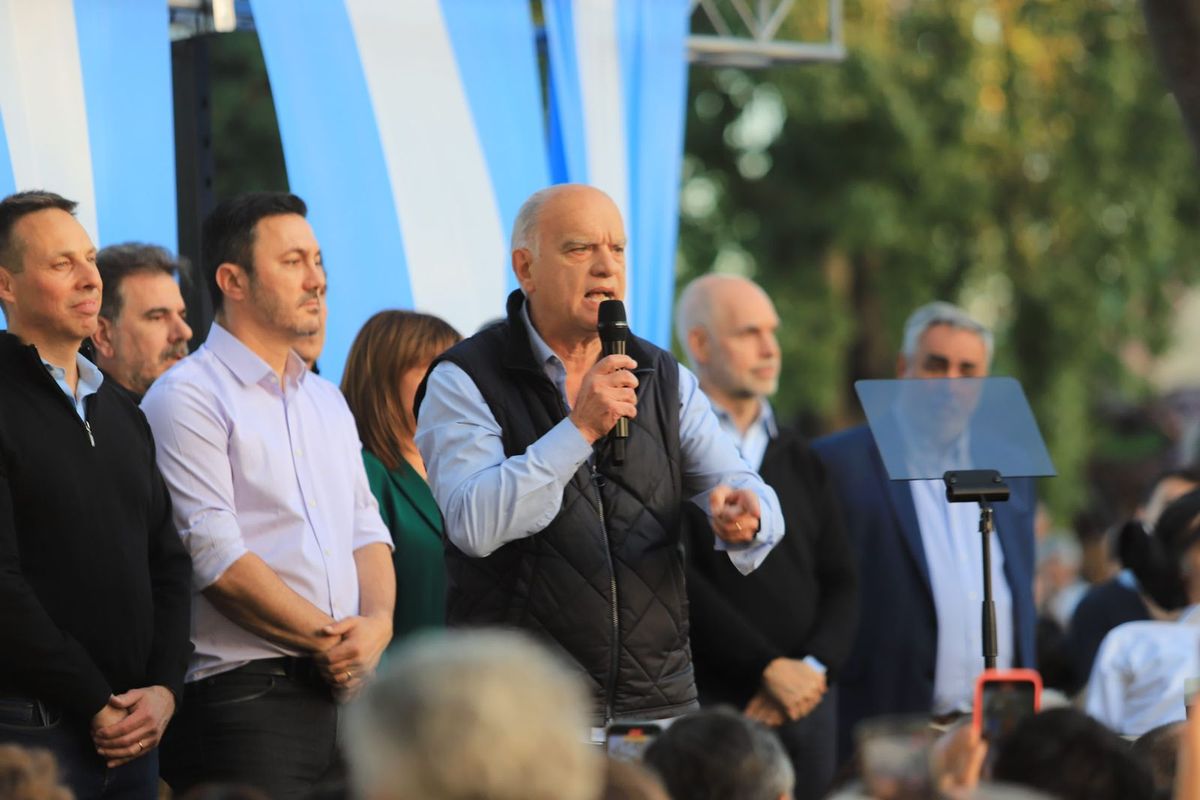 Néstor Grindetti y Horacio Rodríguez Larreta presentes Néstor Grindetti y Horacio Rodríguez Larreta presentes
