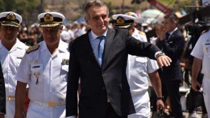 Reestructuración de las FFAA: Jaunarena le advirtió al Gobierno que excederá a su mandato