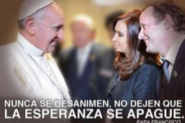 El afiche con la foto que logró Cristina.