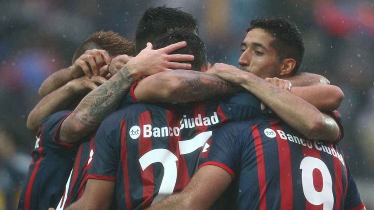 San Lorenzo reapareció y echó a Boca de la pelea por el campeonato
