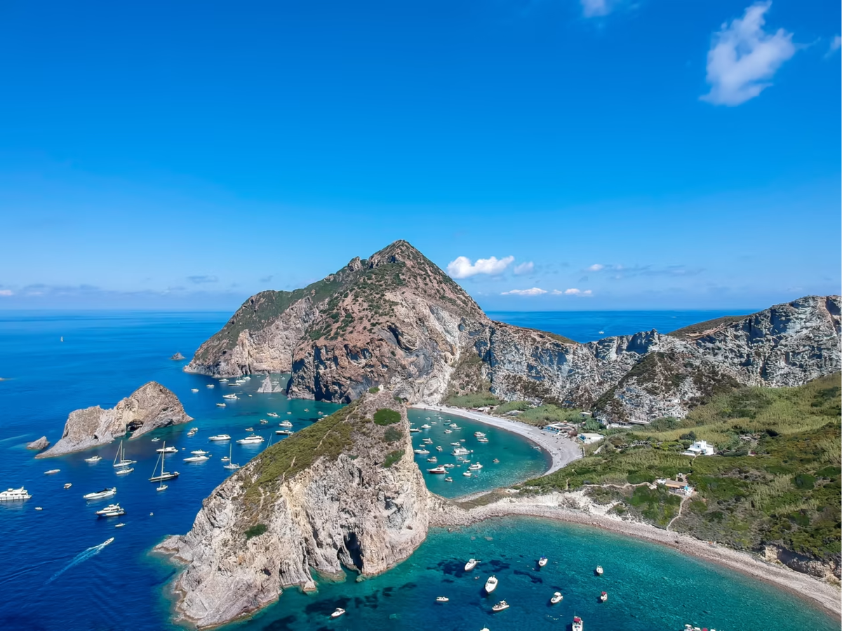 La paradisíaca isla de Palmarola. Foto: Giongi63/Adobe Stock