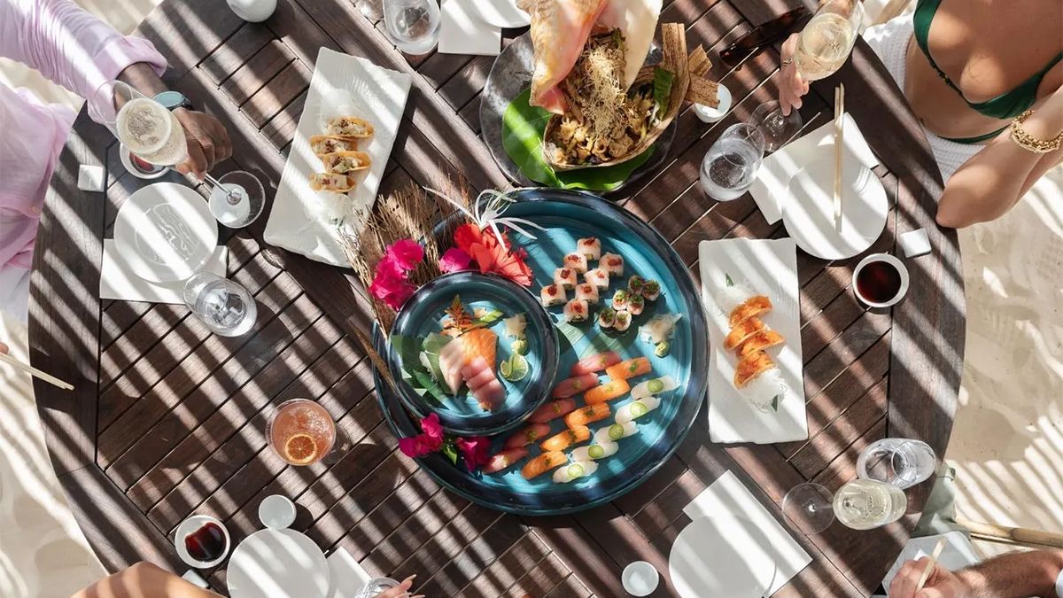 Robert De Niro prepara un ambicioso proyecto turístico que consiste en convertir una playa del Caribe en un paraíso turístico. Robert De Niro prepara un ambicioso proyecto turístico que consiste en convertir una playa del Caribe en un paraíso turístico.