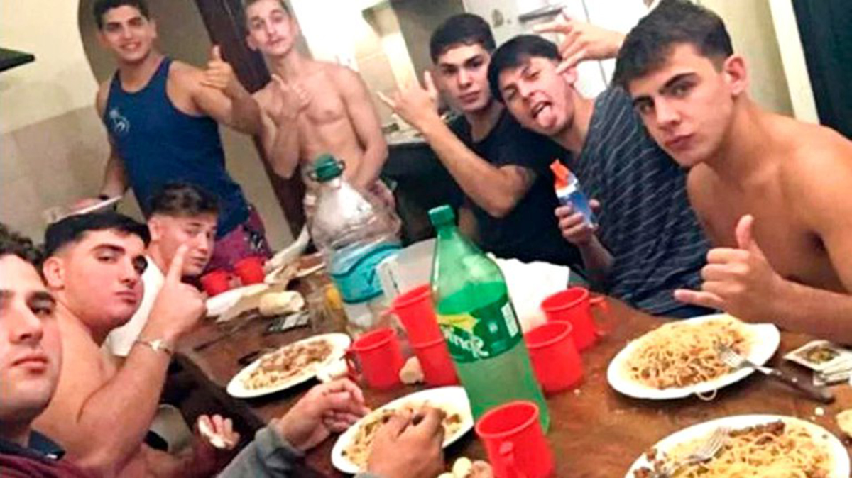 Los rugbiers cada día más complicados.