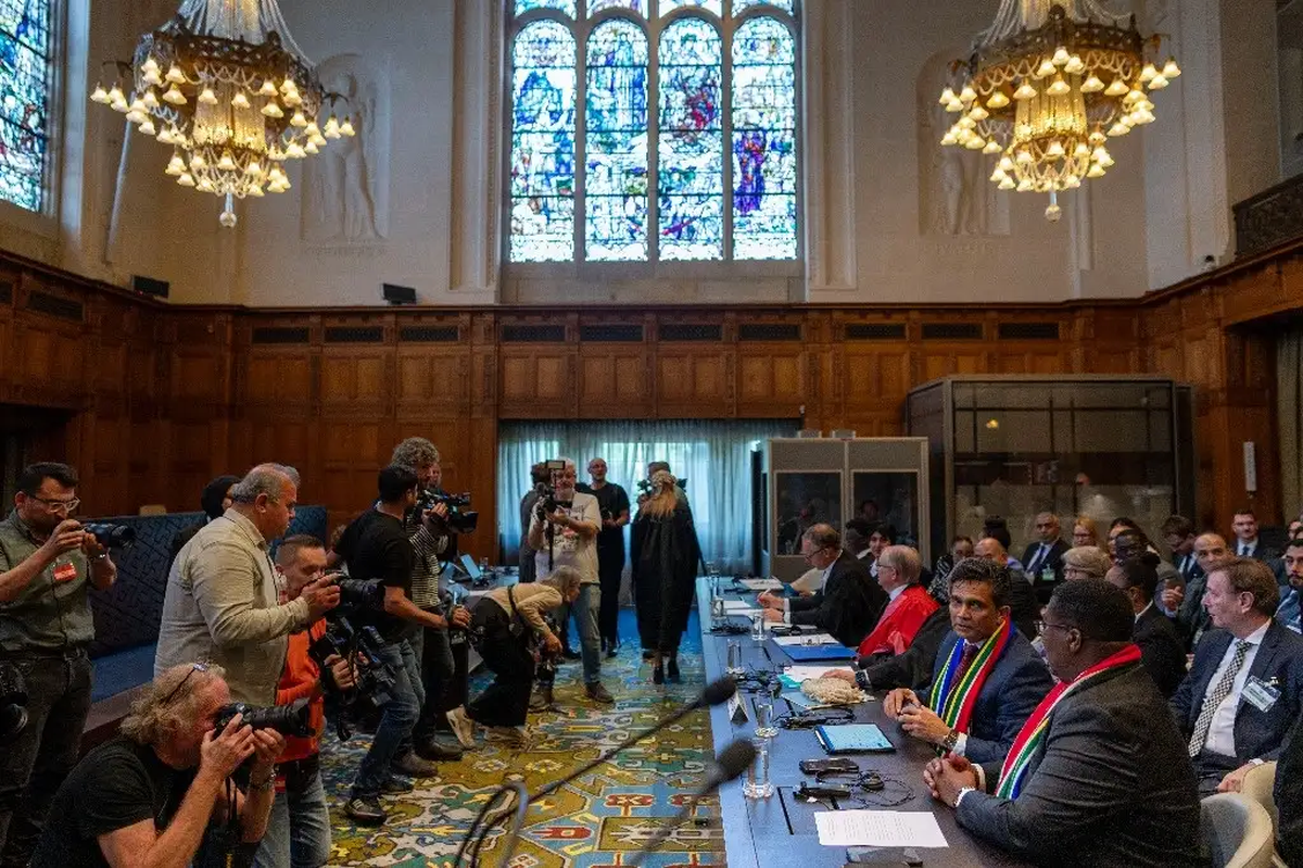 La delegación de Sudáfrica ante la Corte Internacional de Justicia en La Haya. Foto Ap La delegación de Sudáfrica ante la Corte Internacional de Justicia en La Haya. Foto Ap