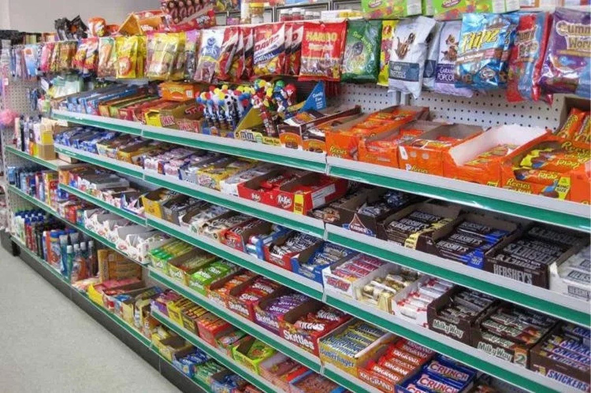 Muchas golosinas de consumo corriente tienen aspartamo. Se fabricarán como hasta ahora. La OMS no lo prohíbe Muchas golosinas de consumo corriente tienen aspartamo. Se fabricarán como hasta ahora. La OMS no lo prohíbe