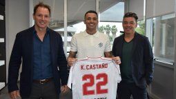 Kevin Castaño luego de firmar su contrato con River.