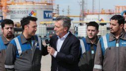 altText(Por presión de las petroleras, Macri da marcha atrás con el congelamiento de las naftas)}