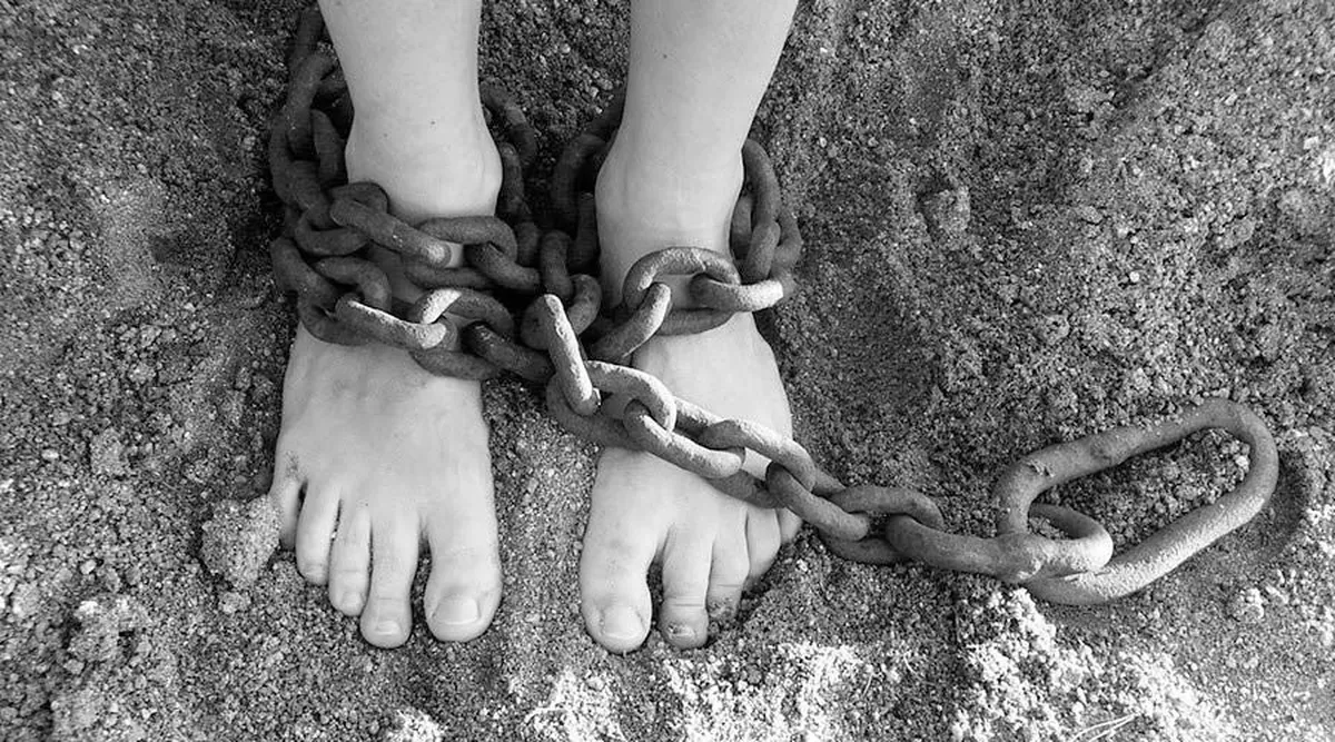 Neuquén, provincia en la que está ubicada la localidad de Añelo, al igual que toda la Patagonia, es una zona de destino para las victimas de este delito. Mientras que los lugares de origen son, en cuanto a las víctimas argentinas, Misiones, Tucumán y Santiago del Estero. Entre los orígenes de extranjeras, los más destacados son República Dominicana, Perú, Paraguay y Bolivia. Todos los territorios donde hay importantes ingresos, son el destino de las mujeres que caen en manos de las redes de trata. Mayoritariamente la ruta del petróleo y la ruta de la soja, están en la mira de estas redes. Entre los destinos neuquinos figuran San Patricio del Chañar, seguido por Neuquén Capital, Añelo, Zapala, Centenario, Plottier y Rincón de los Sauces.