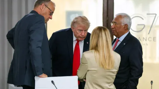 Donald Trump se burla de Giorgia Meloni y la líder de Italia lo trata de confabulador