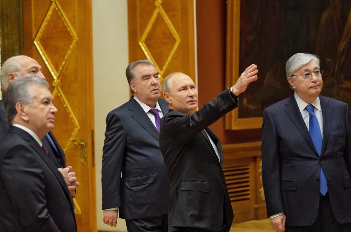 Vladimir Putin con aliados de las ex rep&uacute;blicas socialistas sovi&eacute;ticas.