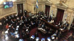 altText(Se retrasa hasta las 18:00 el debate en el Senado de la emergencia económica)}