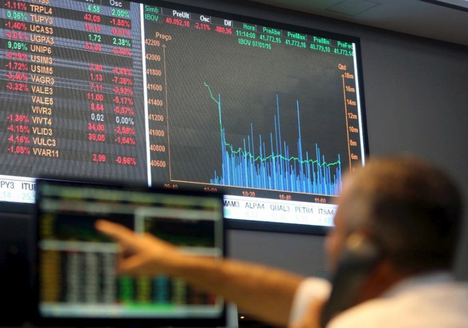 El mercado argentino de bonos y acciones se tiñe de verde