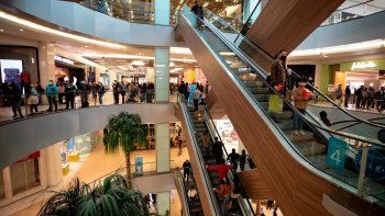 ¿Chau compras en Chile? Tras el triunfo de Kast, el dólar quedó en mínimos que no se veían desde 2024