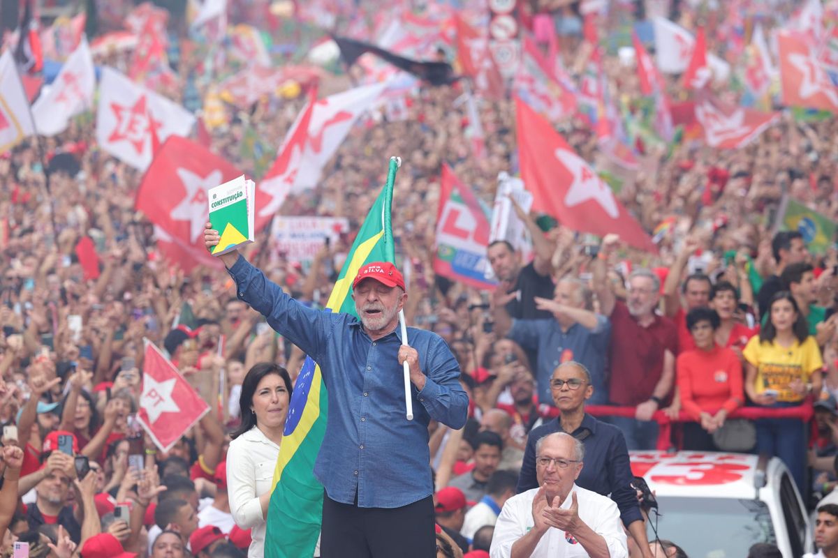 Lula da Silva en el cierre de su campaña para la reelección. Lula da Silva en el cierre de su campaña para la reelección.