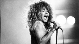 Tina Turner, símbolo musical y leyenda del rock and roll, fallece a los 83 años con un legado de talento, belleza y empoderamiento femenino