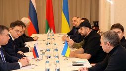 altText(Pasa reunión al jueves y Rusia concede garantía de seguridad)}