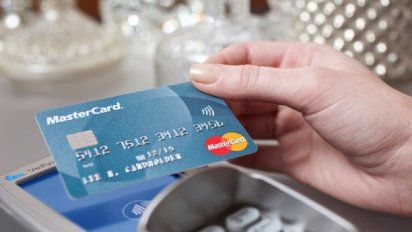 Cayó en picada el consumo con tarjetas de crédito y préstamos: Los motivos