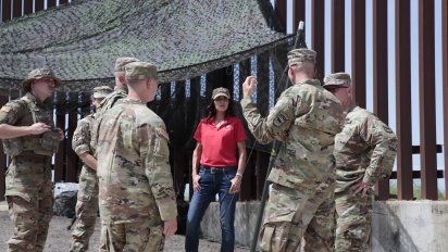 El mujerón de Donald Trump: Kristi Noem, anti inmigrantes y asesina de perros