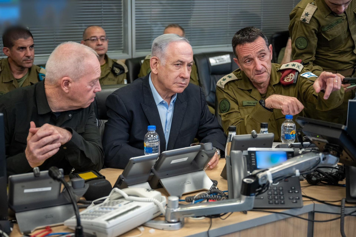 El ministro de Defensa de Israel podría dejar el gobierno por la extremismo de Netanyahu. El ministro de Defensa de Israel podría dejar el gobierno por la extremismo de Netanyahu.