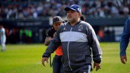 altText(¿En manos de quien está 'dios'? Acusan al kinesiólogo de Maradona de no ser profesional)}