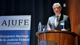 Horacio Rosatti contra la dolarización que propone Milei y la emisión incontrolada del gobierno de Alberto Fernández.