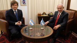 altText(Javier Milei con Netanyahu: Sin nombrar la explotación ilegal israelí en Malvinas)}