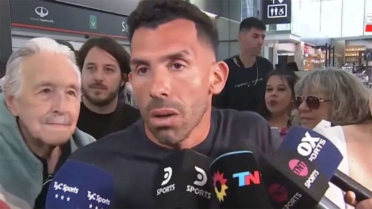 Carlos Tevez reapareci&oacute; despu&eacute;s de un largo silencio tras su salida de Independiente y dispar&oacute; contra su dirigencia, Boca y Juan Rom&aacute;n Riquelme.