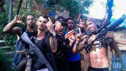 altText(Comando Vermelho: Sangre, balas y narcotráfico en Río de Janeiro)}