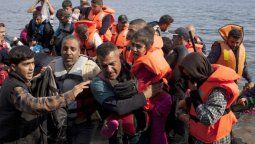 altText(Récord de migrantes en 2022: Cada minuto, 31 personas huyen de su país)}