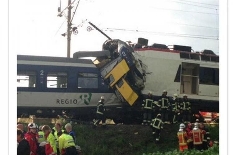 Así quedaron los dos trenes que chocaron. (Foto: http://actualidad.rt.com)