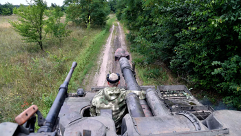 Al Jazeera dice que Ucrania recupera territorios y Rusia difunde estas imágenes de blindados en acción. Al Jazeera dice que Ucrania recupera territorios y Rusia difunde estas imágenes de blindados en acción.