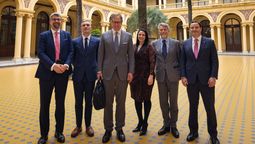 En el Patio de las Palmeras el equipo de Henley & Partners dirigido por Juerg Steffen.