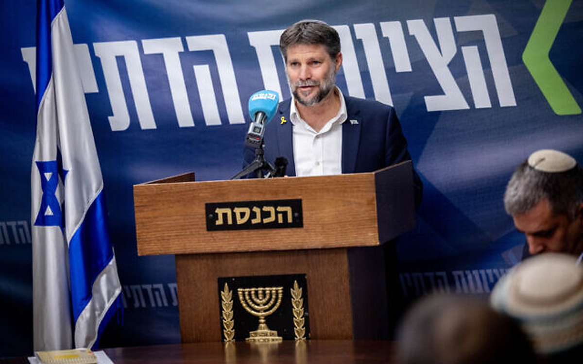 "La misión de mi vida es frustrar cualquier posibilidad de establecer un Estado palestino en el corazón del país", sostiene el ministro de Finanzas de Israel, el ultraderechista y colono Bezalel Smotrich. "La misión de mi vida es frustrar cualquier posibilidad de establecer un Estado palestino en el corazón del país", sostiene el ministro de Finanzas de Israel, el ultraderechista y colono Bezalel Smotrich.