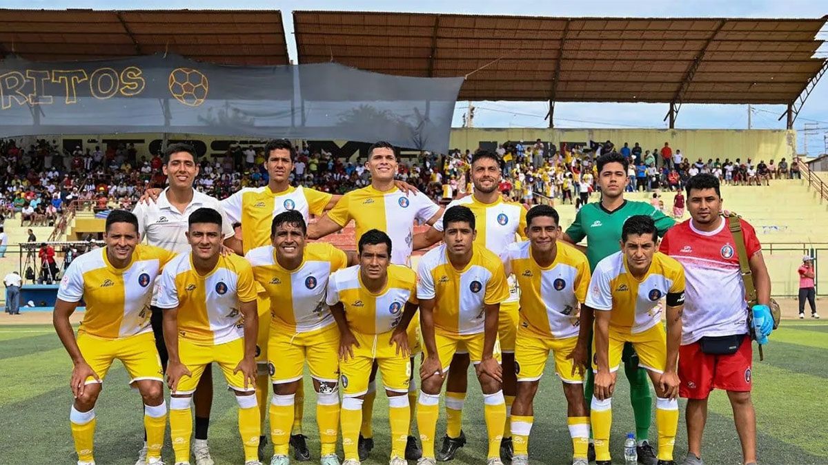 Juan Pablo II, club fundado en 2015, ascendió a la Liga 1 de la Primera División del Fútbol de Perú para envidia del Papa Francisco. Juan Pablo II, club fundado en 2015, ascendió a la Liga 1 de la Primera División del Fútbol de Perú para envidia del Papa Francisco.