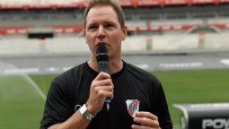 Jorge Brito presentó el nuevo escudo de River Plate en el estadio Monumental.&nbsp;