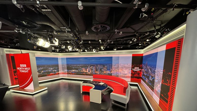 Error monumental de la BBC arruina entrevista a Boris Johnson