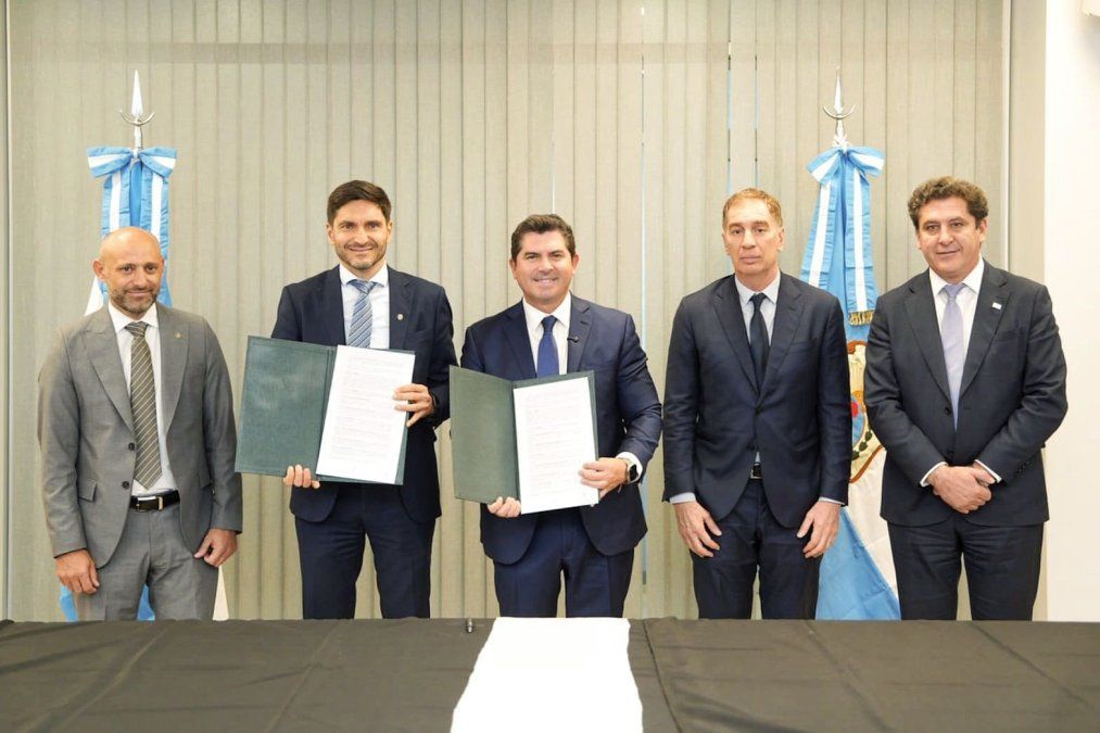 Maximiliano Pullaro busca posicionar a Santa Fe como socio industrial del boom minero.&nbsp;