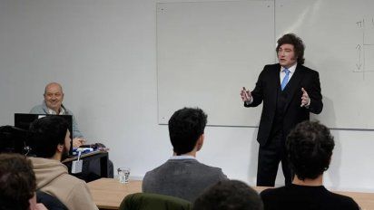 Javier Milei en contraste: La inflación cede pero la educación se hunde